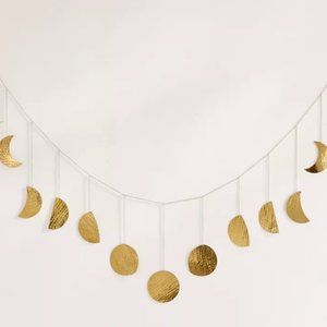 Hammered Extra-Long Metal Moon Cycle Banner